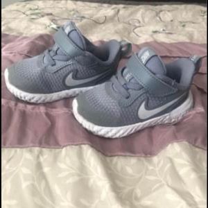 Toddler Boy Nikes- Size 5